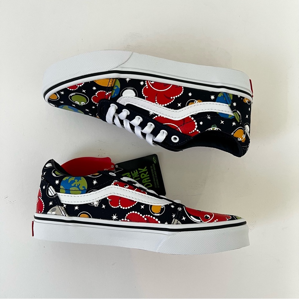 Vans Kids Ward Glow Fish Sneaker- Little Kids - New In Box - Reemoly - Picture 9 of 16